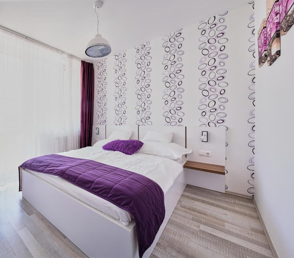 Apartman Rubin Sarvar Exterior photo